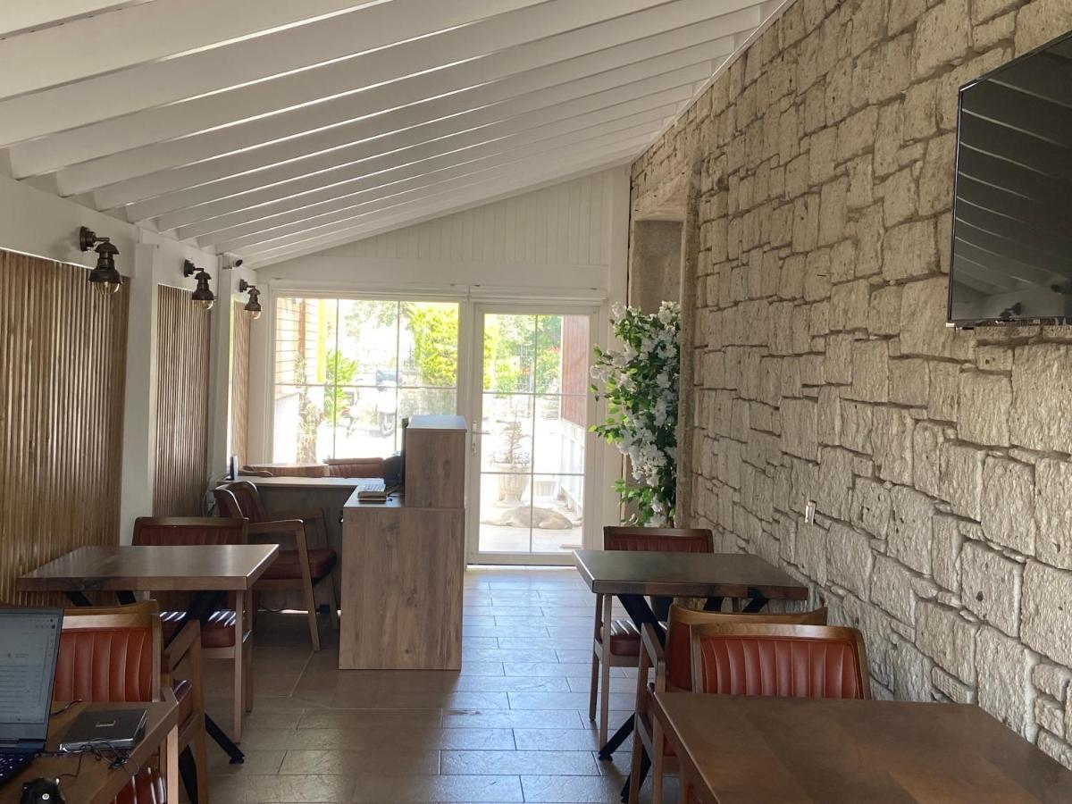 Alacati Moonbox Hotel Bagian luar foto
